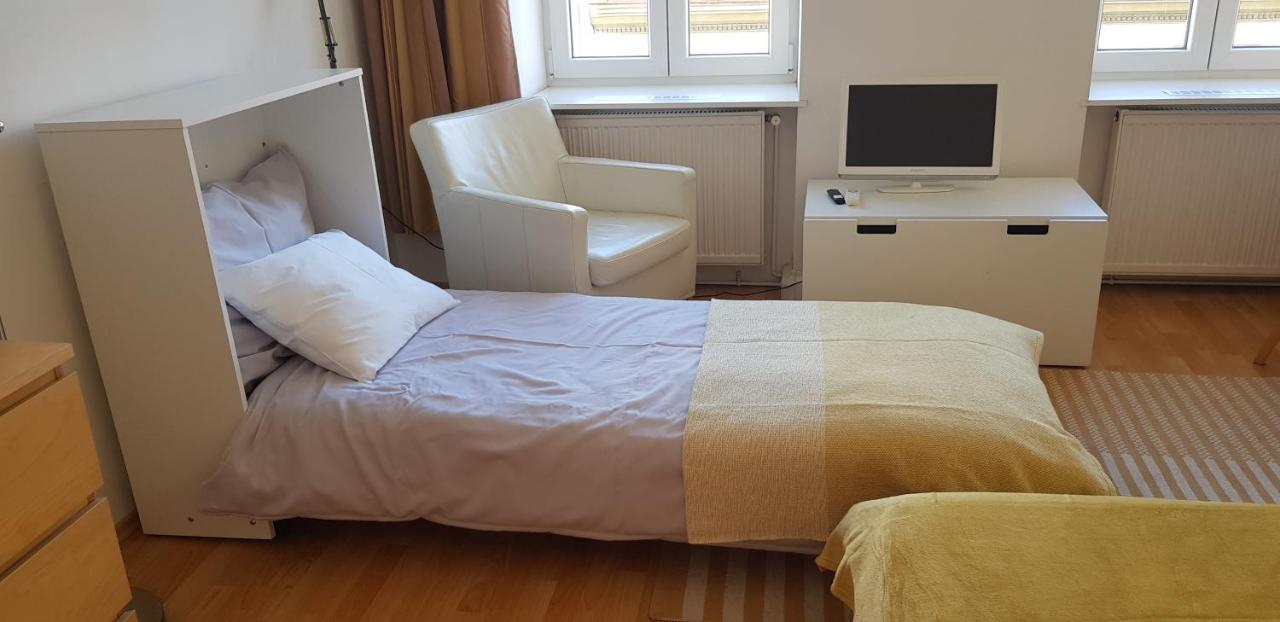 Schubert Park Apartment Near Volksopera Bécs Kültér fotó